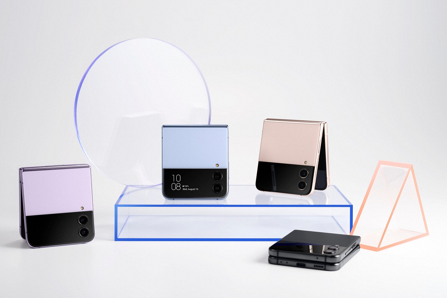 Mali ili veliki telefon na preklop – koji je vaš izbor? 1 Galaxy Z Flip4 family