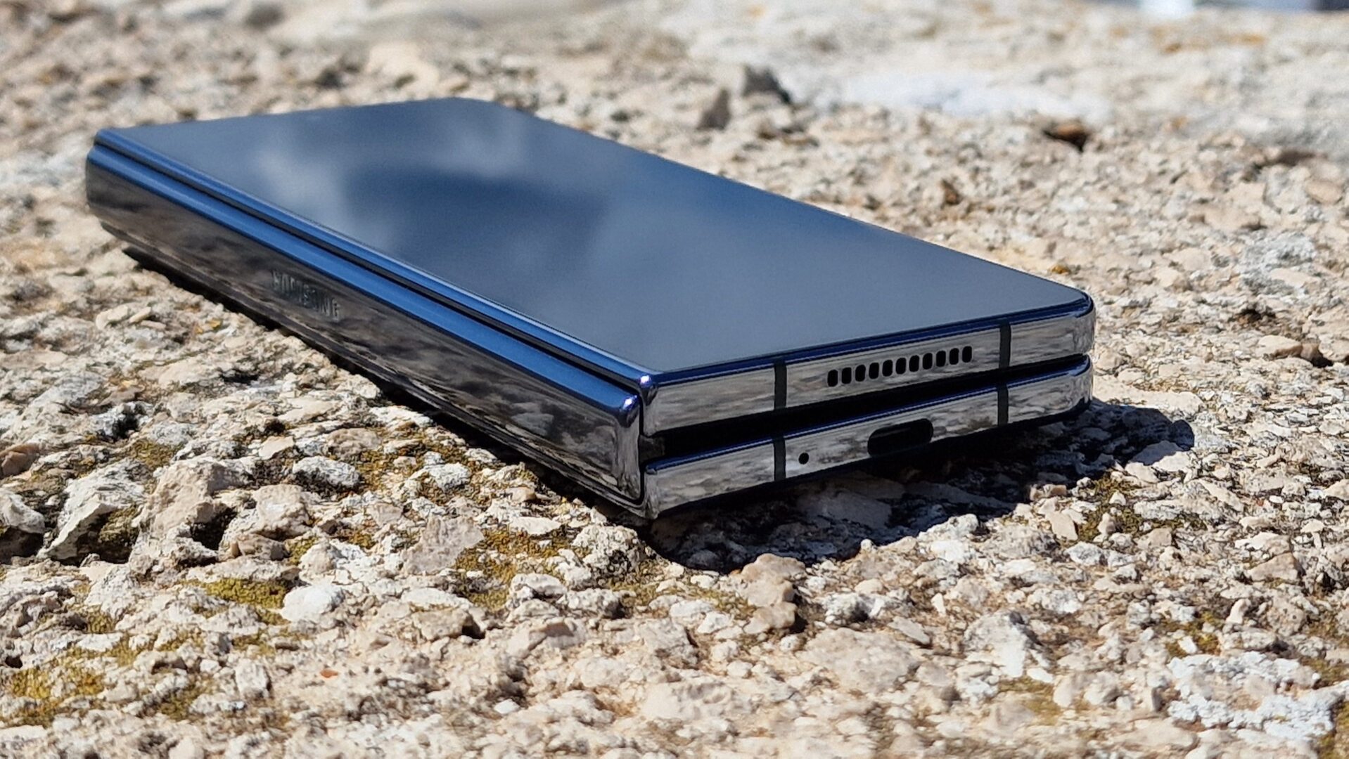 Samsung GalaxyZFold4 TOP