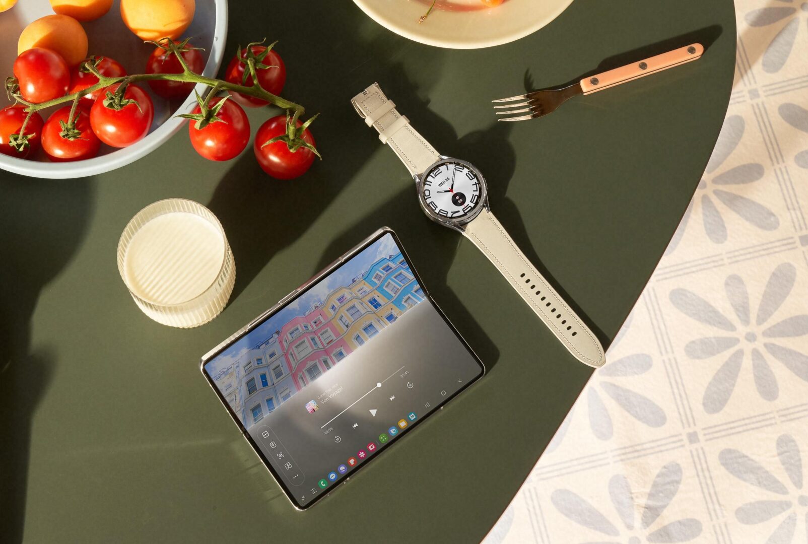 Uvežite svoje uređaje za još veću produktivnost 077 Galaxy fold5W6CL ecosystem creamsilver LI