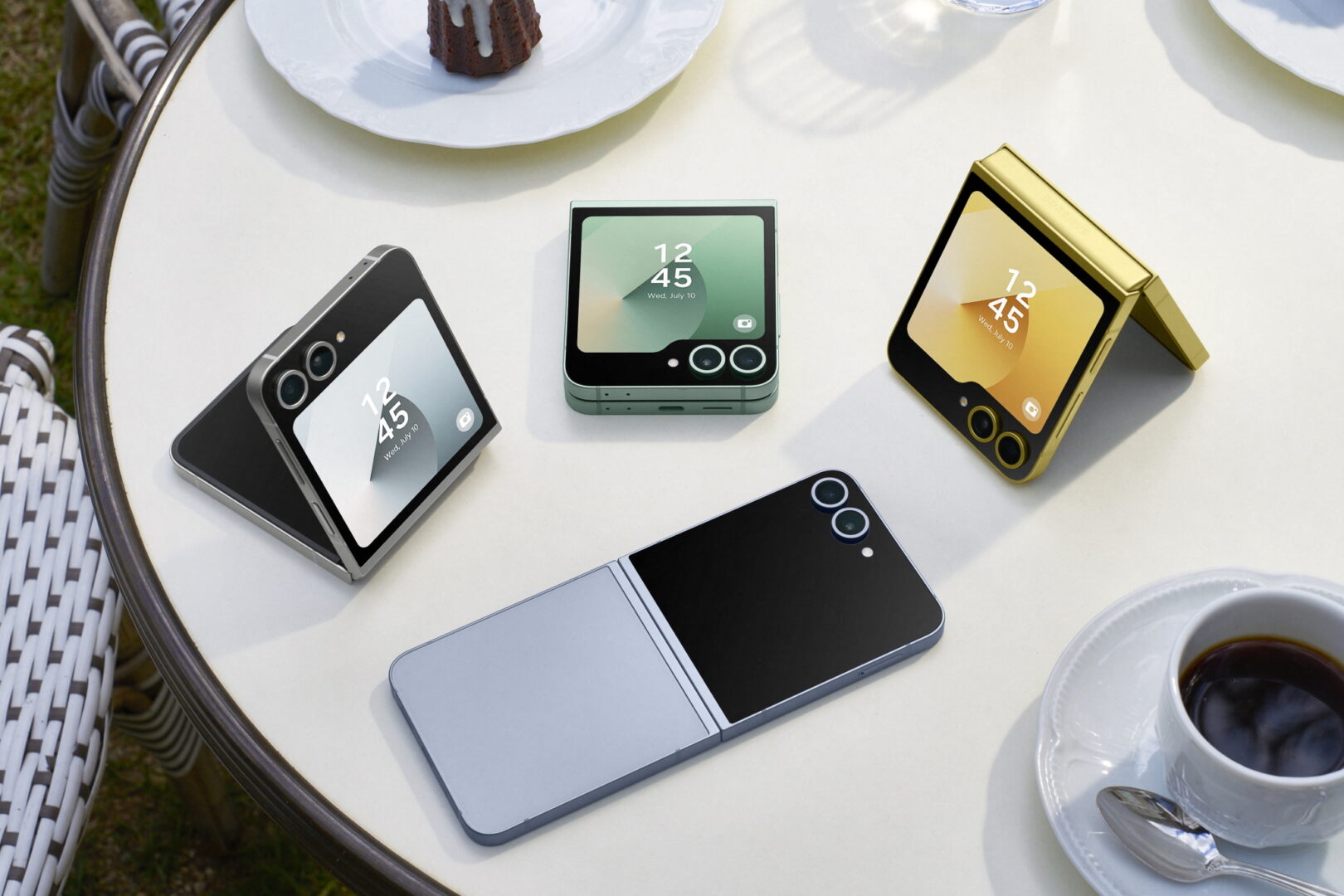 Galaxy Flip6 3 Online